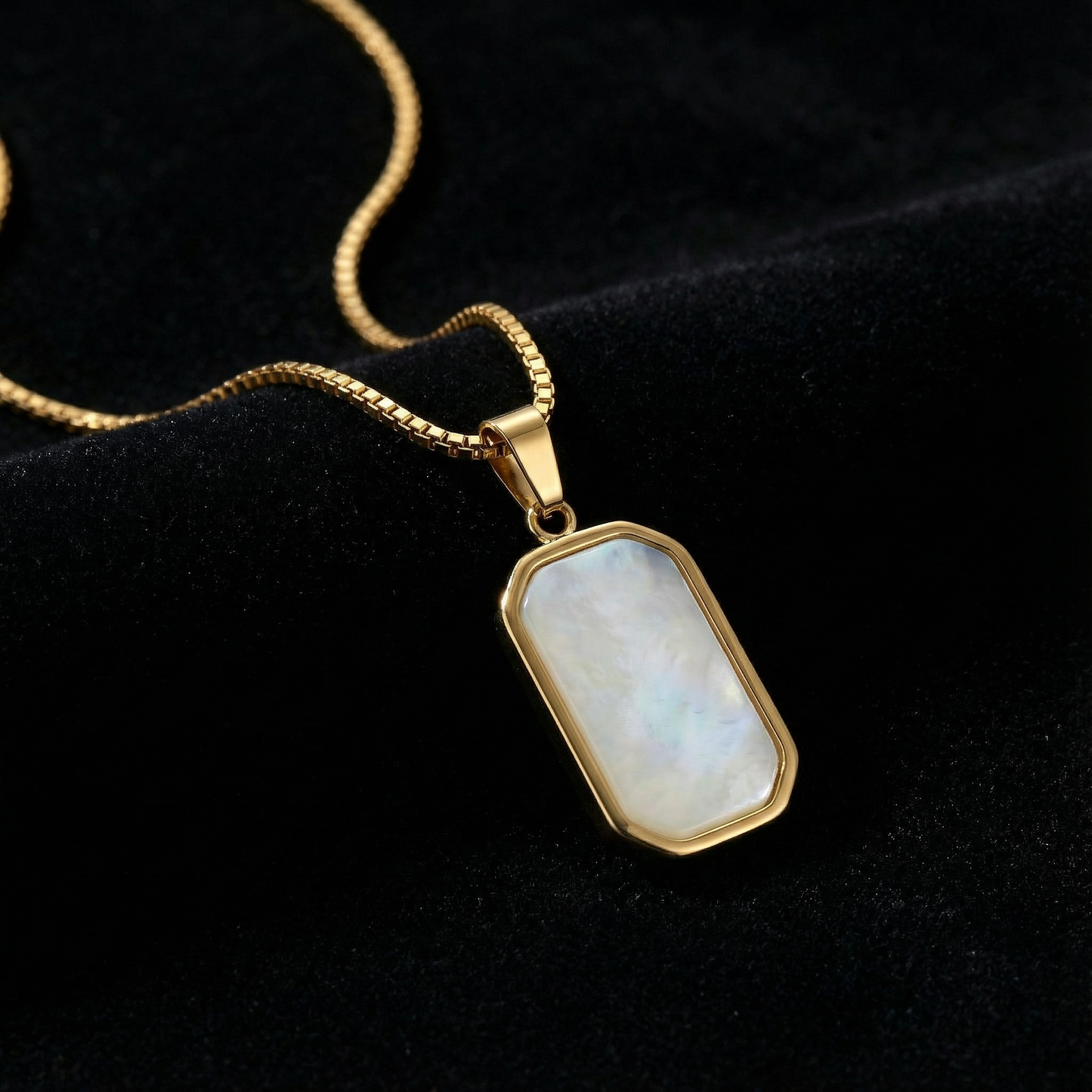 Aurora Pearl Pendant Necklace